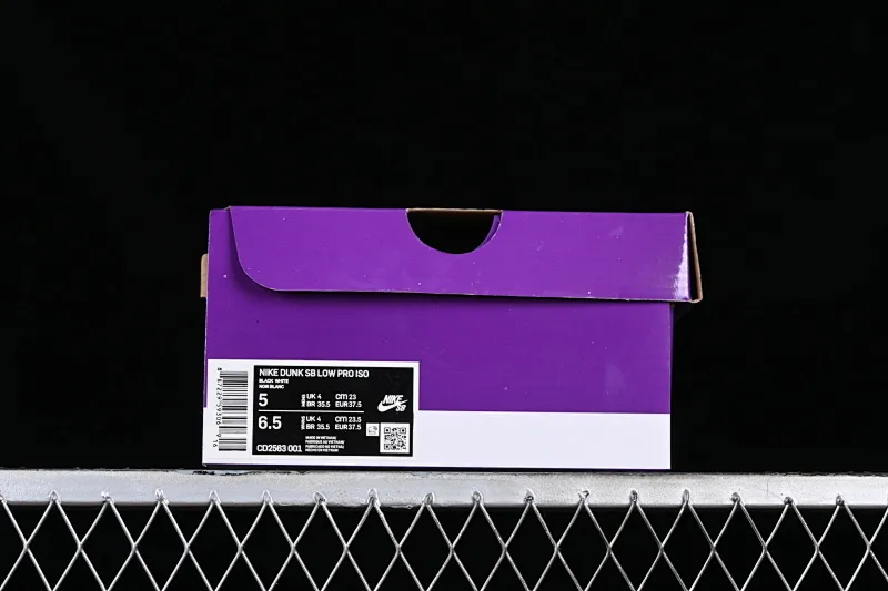 All categories Nk SB Dunk series Nk SB Dunk Low low-top sneakers F version Nk SB Dunk Low Pro ISO raw rubber black and white Dunk series retro low-top casual sports skateboard shoes CD2563-001